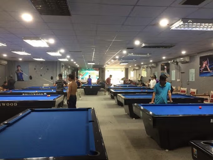 Billiards Club No. 72