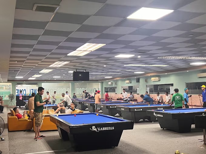 586 Billiards Club