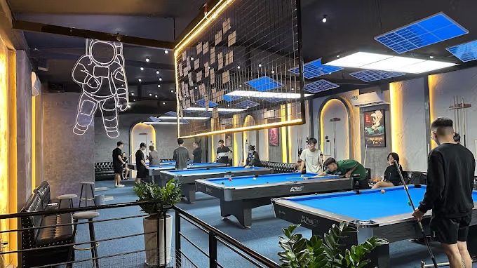Moon Billiards 87