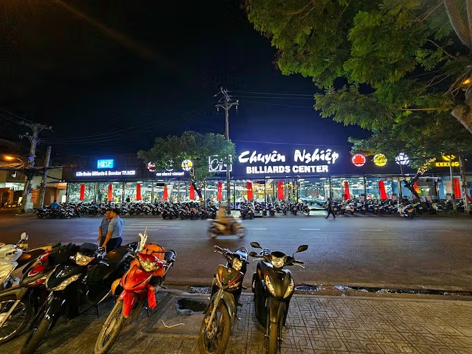 Chuyên Nghiệp Billiards Center